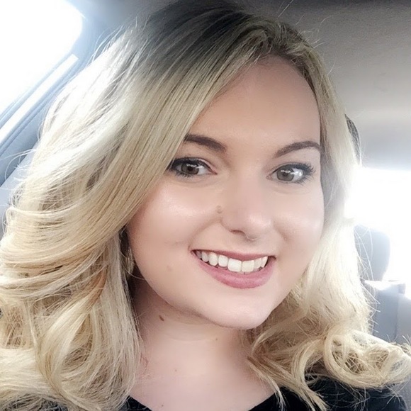 Meet your Posher, Julia - Picture 1 of 1